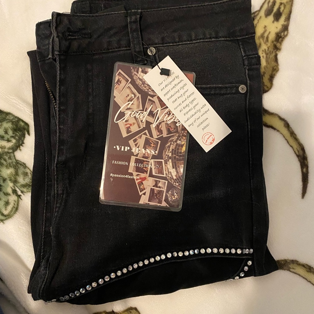 VIP Women's Elegant Black Skinny Jeans